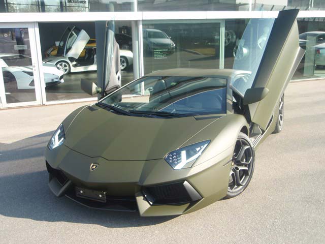 aggressively awesome blackedout wheels The Lamborghini Aventador was