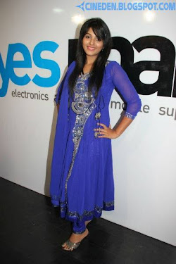 Anjali at Yes Mart Superstore Launch Photo Gallery