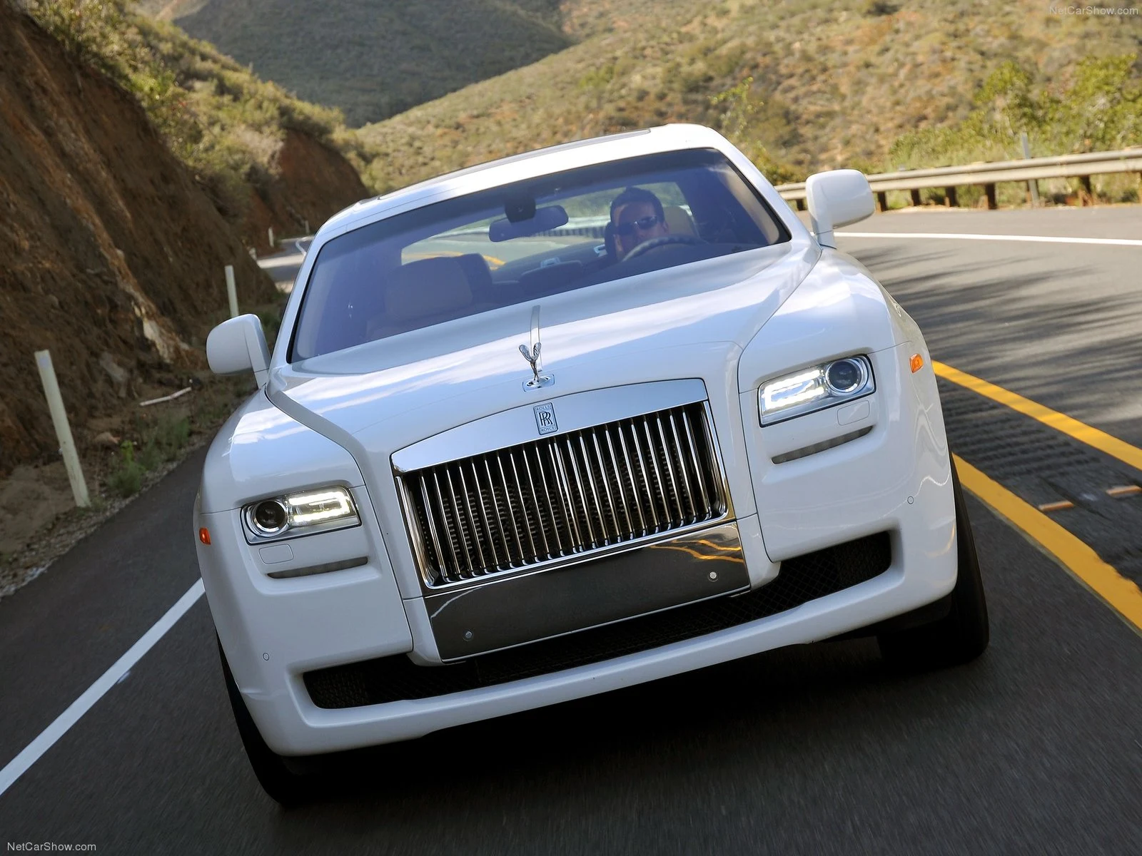 Hình ảnh xe siêu sang Rolls-Royce Ghost 2010 & nội ngoại thất