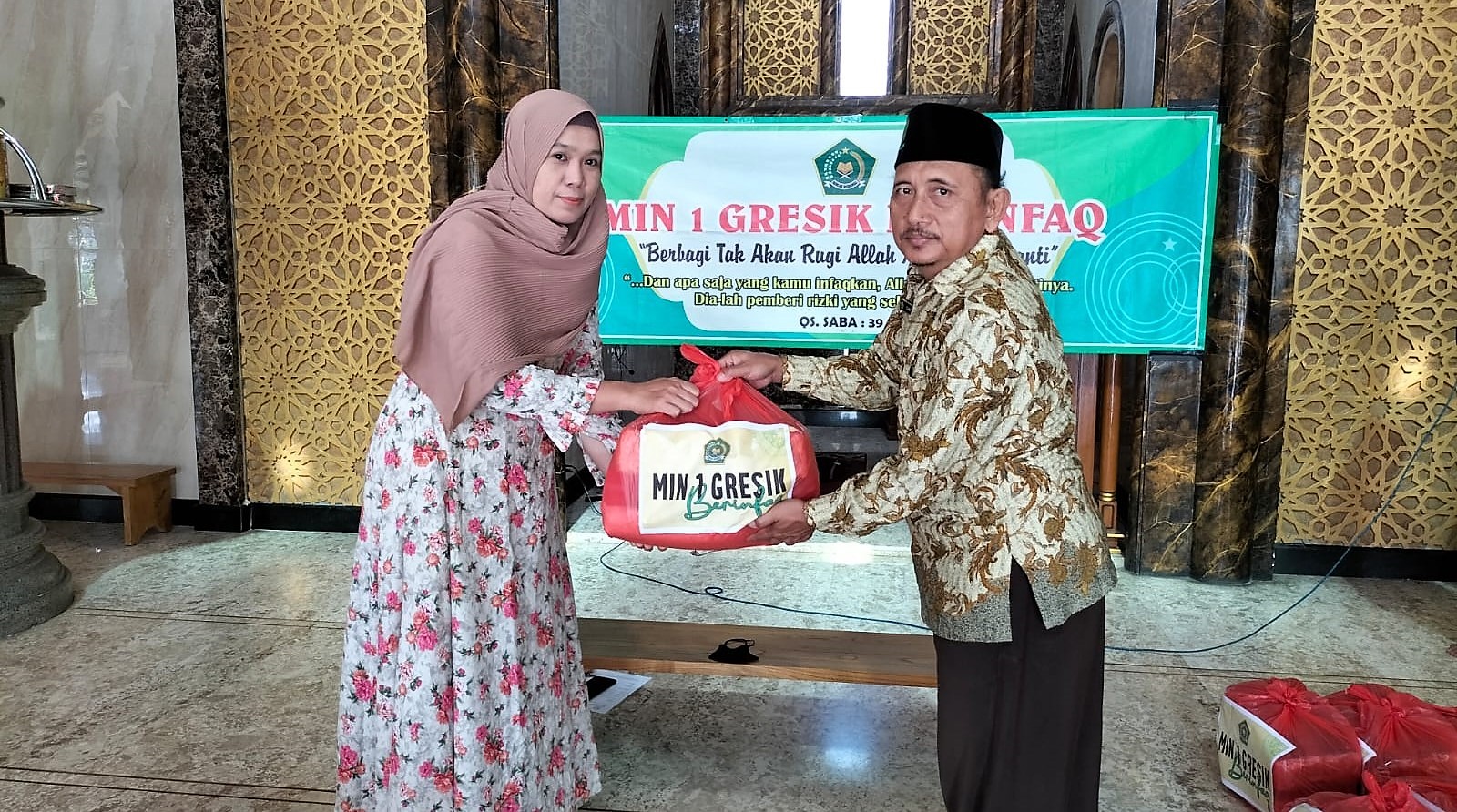 kegiatan min 1 gresik berinfaq edisi bulan januari 2023 di masjid darussalam oma indah menganti