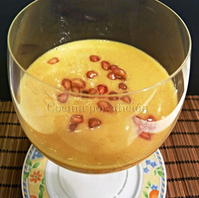 Batido de caqui, mandarinas y manzana