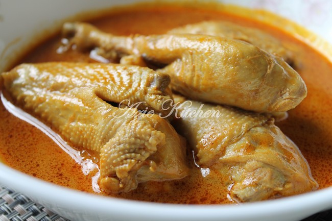 Kari Ayam Kampung Yang Sedap - Azie Kitchen
