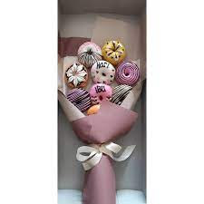 Buket donat by donat banyak rasa. Buket berisi 10pc donat. warna buket merah, kuning, hijau dan lain-lain. Ukuran sedang.  Rp 65.000