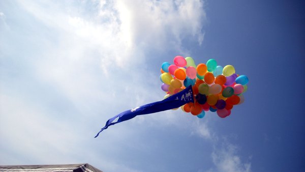 Balon Pelepasan Dengan Banner - A Badut Jakarta Kids Event 