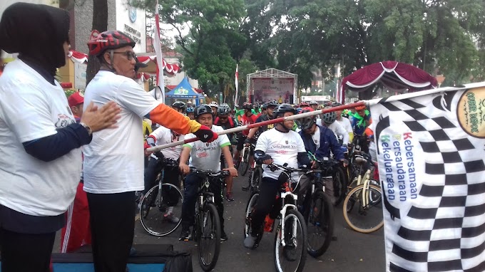 Ribuan Pesepeda Ramaikan Tour De Setu  