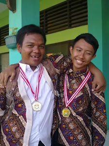 Wawan & Muhadi pada Wisuda Kelas XII Tahun Ajaran 2011/2012 SMK Negeri 1 Indramayu