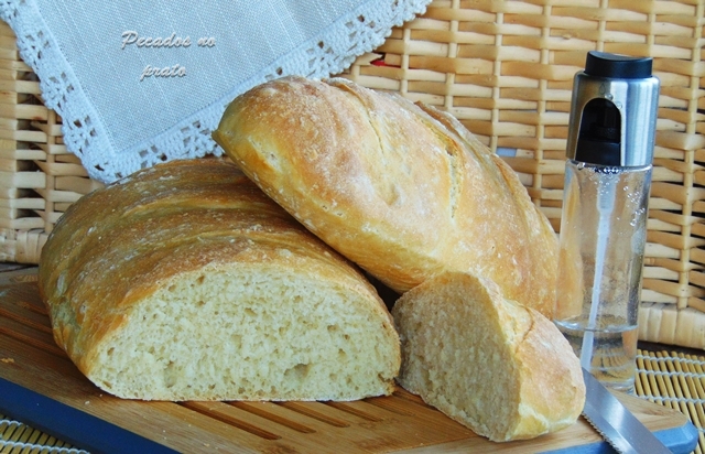 Pão fofinho de crosta  e estaladiça 