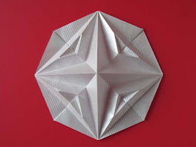 Origami Stella in ottagono 2, variante - Octagonal Star, variant a, by Francesco Guarnieri