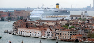 Venezia, manifesta No Grandi Navi