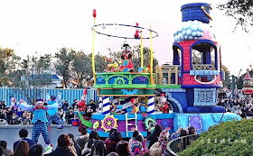 20 迪士尼聖誕村大遊行幸福在這裡夢之光大遊行