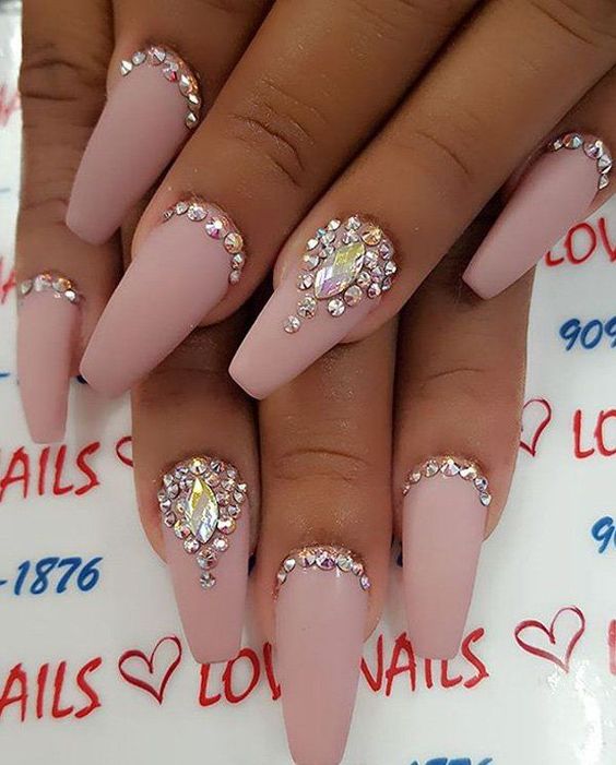 RHINESTONE NAIL ART IDEA