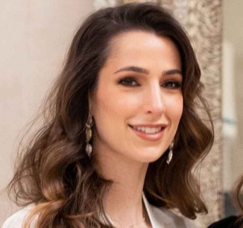Аль бин аль хусейн. Принцесса Иордании Раджва. Принцесса Иордании Рания 2022. Раджва Аль-Саиф. Невеста принца Иордании Раджва.