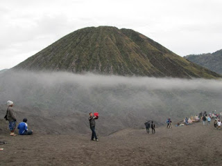 gunung di Jawa Timur untuk pendakian 