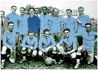 Selección de URUGUAY - Temporada 1923 - José Vidal, José Nasazzi, Pedro Casella, José Andrade, Fermin Uriarte y Alfredo Ghierra; Ladislao Pérez, Pedro Petrone, Héctor Scarone, Pedro Cea y Pascual Somma - La Selección de  URUGUAY que ganó en 1923 el Campeonato Sudamericano de Selecciones, antecedente de la actual Copa América