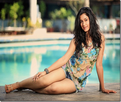 Poonam Bajwa new hot photoshoot pic