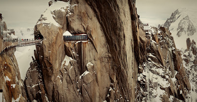 [Image: Aiguille+du+Midi+Bridge1.jpg]