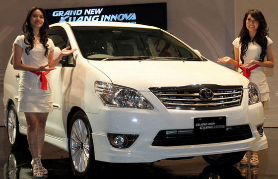 Jual Mobil  Bekas  Second Murah  Toyota Kijang Innova 2012 