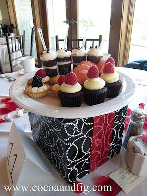 red black and white wedding ideas