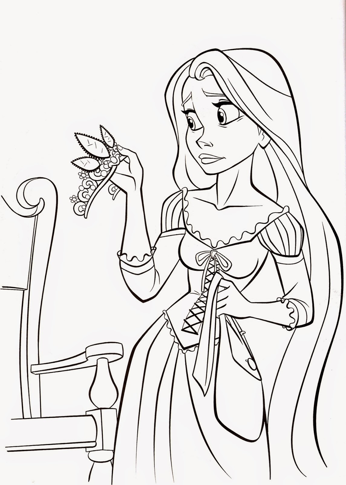 Download Beautiful princess holding a crown.Free printable coloring