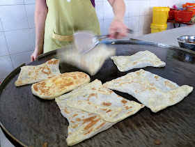 Chinese Roti Prata (Canai) @ Restoran Furong 芙蓉华人煎饼 in Taman Johor Jaya,