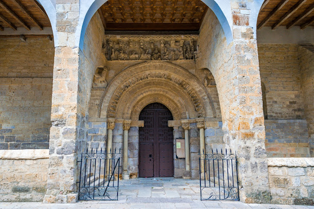 Fachada de la Iglesia de Santa María del Camino en Carrión de los Condes
