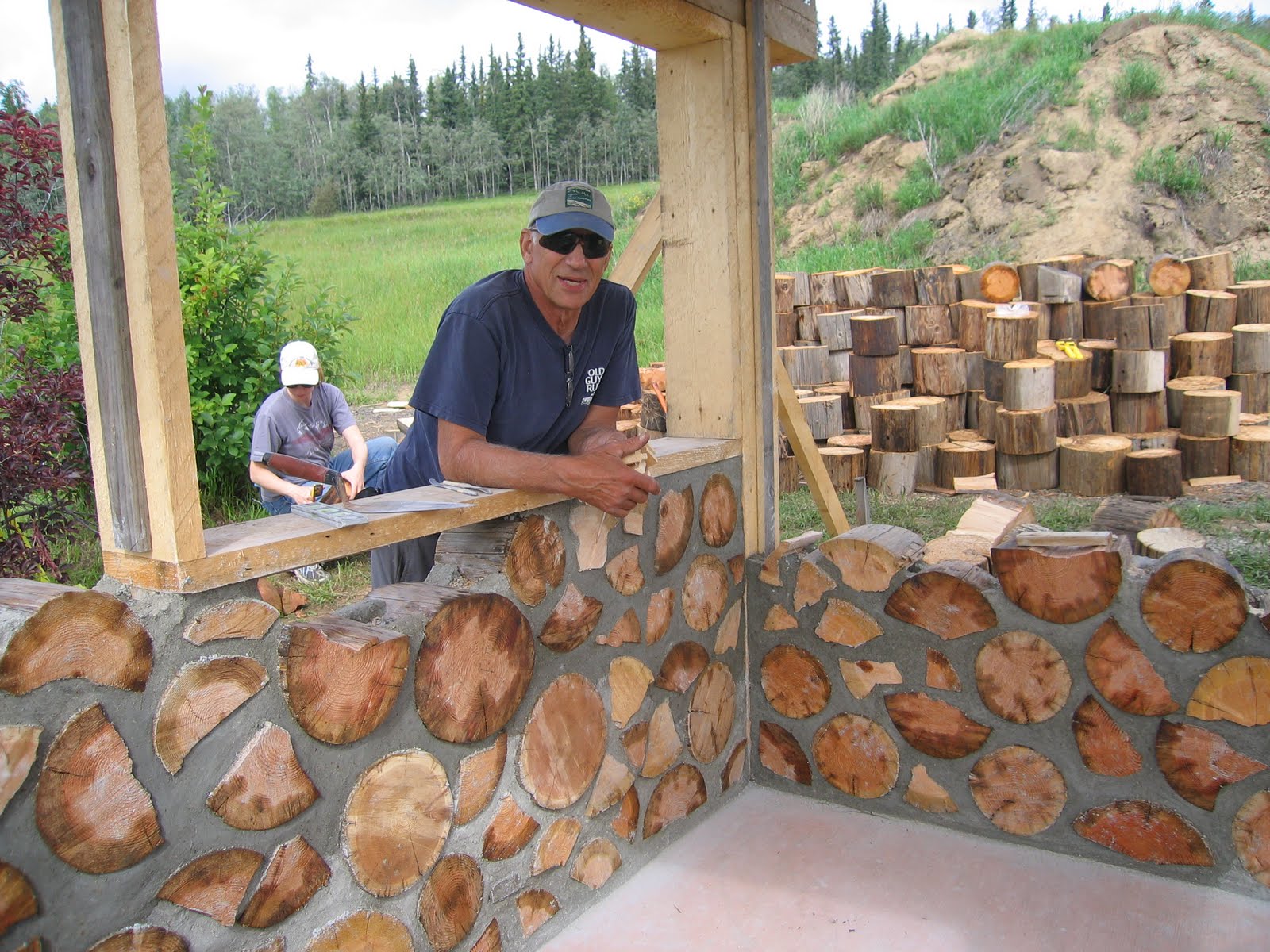 Oko Bi: Cord wood shed