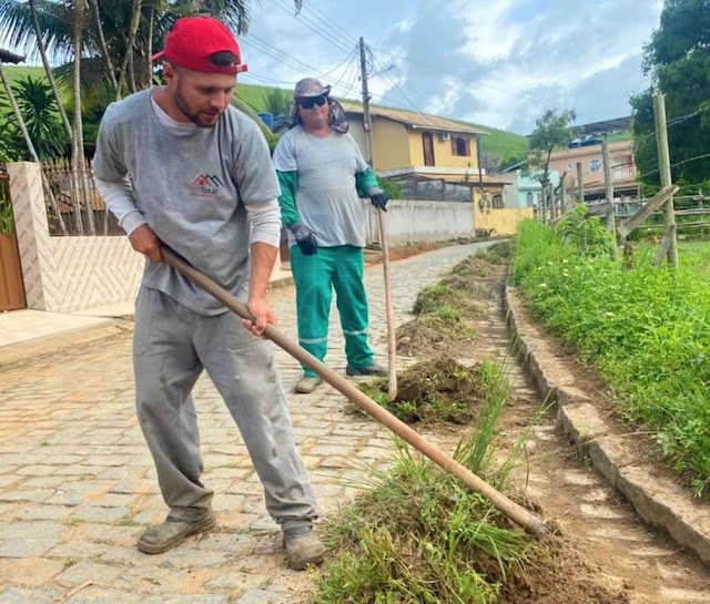 Prefeitura realiza serviços de poda de Arvores, limpeza e manutenção nas Ruas de Cardoso Moreira