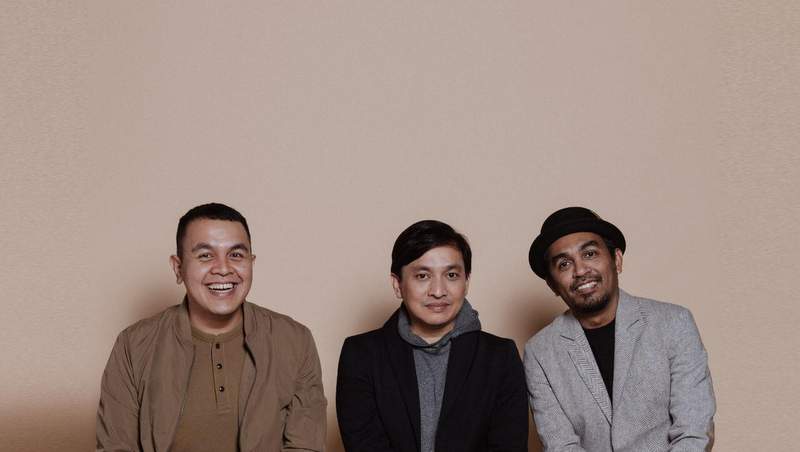 Lirik Lagu Adu Rayu - Tulus Yovie Widianto dan Glenn Fredly