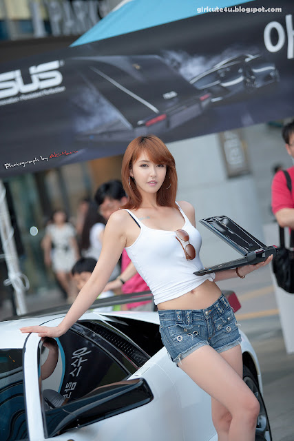 7 Kang Yui-ASUS Lamborghini VX7 Roadshow-very cute asian girl-girlcute4u.blogspot.com