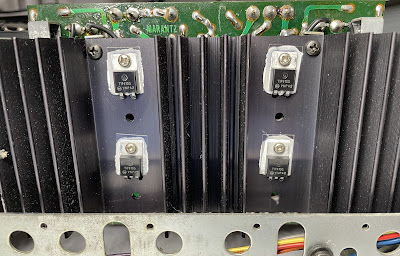 Marantz 4230_Power Transistors_rear (L&R)_after servicing