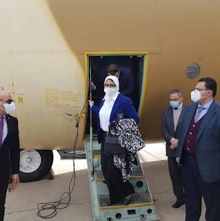وزيرة الصحة تصل إلى بيروت برفقة شحنات من المساعدات لدعم القطاع الصحي بلبنان خلال مواجهة جائحة كورونا