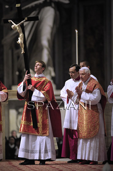 Pope Benedict XVI vestments