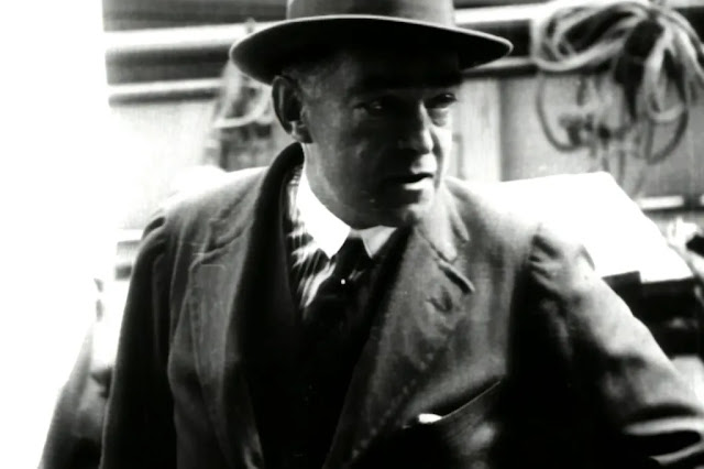 Ο Sir Ernest Shackleton εικονίζεται στο Quest λίγο πριν αναχωρήσει για το τελευταίο του ταξίδι.