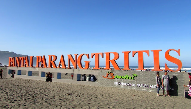 Wisata Pantai Parangtritis Yogyakarta