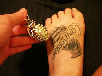 15 Awesome Tattoos on Foot