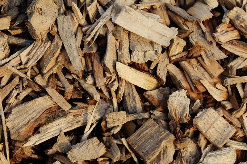 What are the benefits of bark mulch?