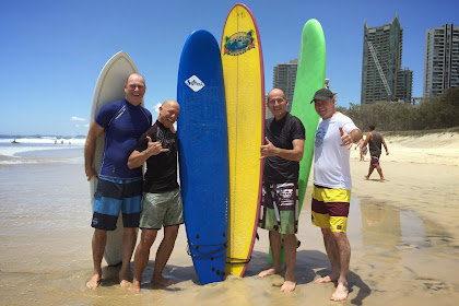 BROADBEACH CONVENTION SURFBOARD HIRE