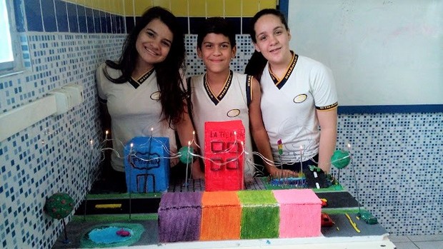 Alunos do Ensino Fundamental produzem maquetes em atividade da disciplina de Espanhol