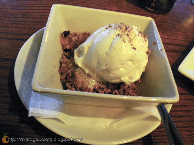 Monk McQueens, Dine Out Vancouver 2010, peach & blueberry crumble