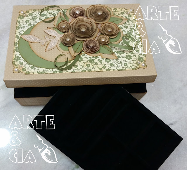 Porta-jóia: Flores e técnicas de scrapbooking bege e verde (geral)