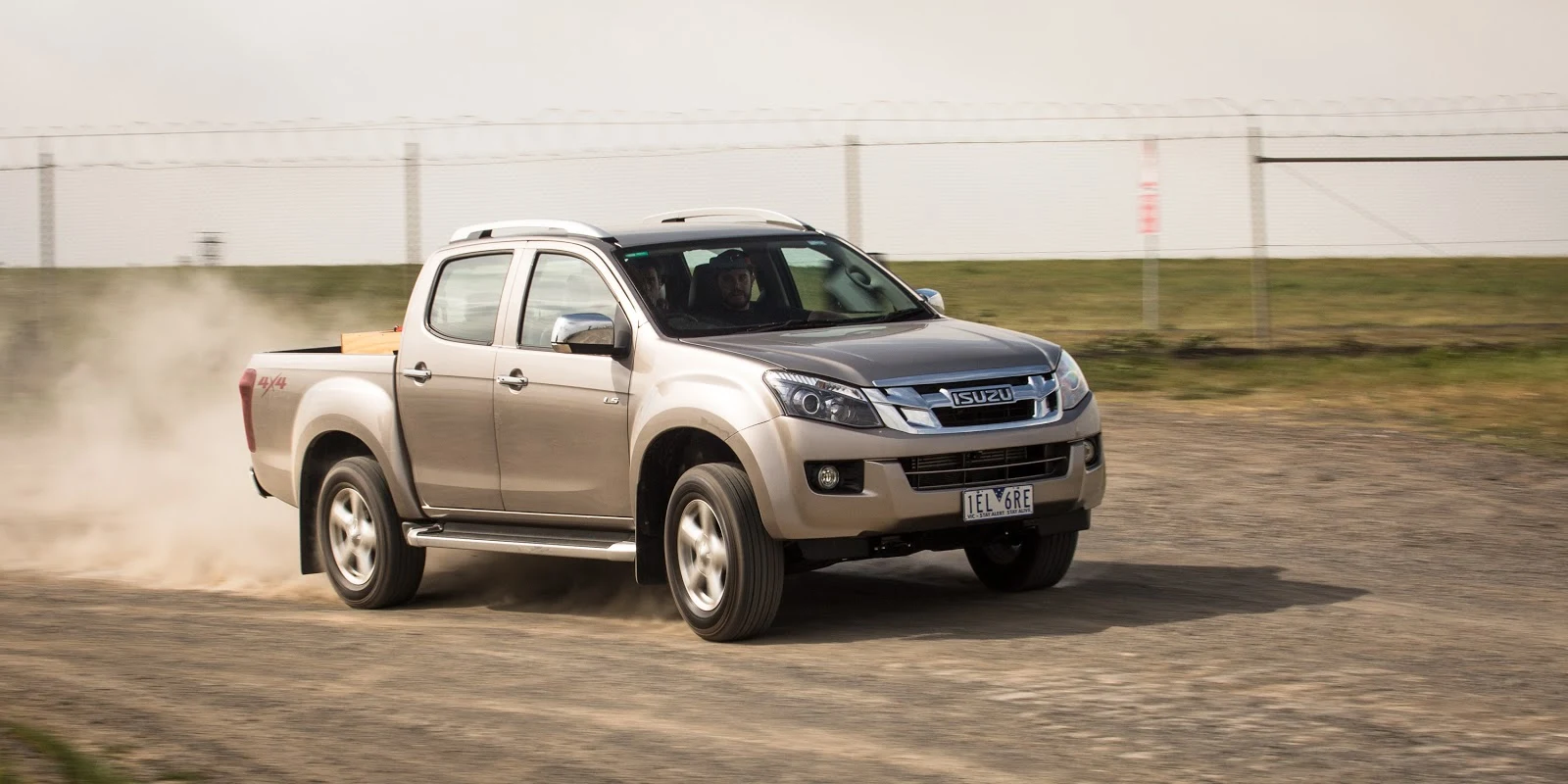 Đánh giá xe Isuzu D-Max 2016