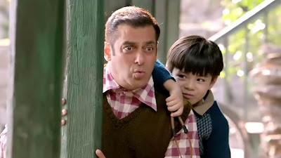 Salman Khan Kiss Action HD Photo In Tubelight