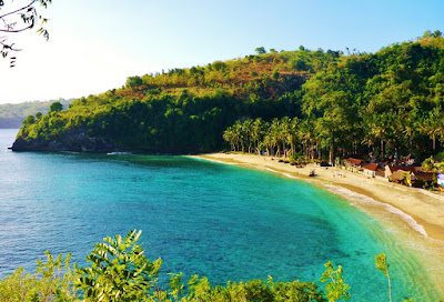 Spot kunjungan Paket Tour Nusa Penida Crystal bay Beach 