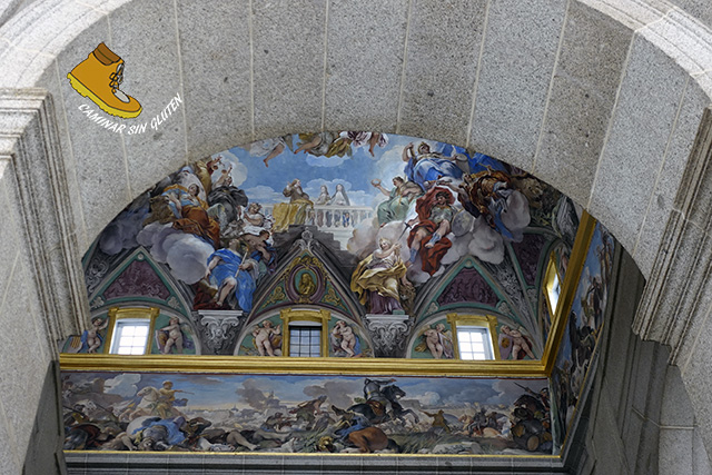 Frescos con trampantojos en una de las escaleras del Monasterio de El Escorial