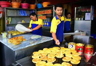 Wisata Kuliner di Padang - Martabak Kubang Hayuda Padang