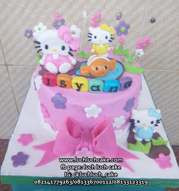 Luch Luch Cake Hello  Kitty  Fondant  Cake Kue  Tart  Ulang Tahun