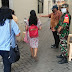 Babinsa Jayengan Berikan Rasa Aman dan Himbauan Prokes di Ibadah Minggu Pagi