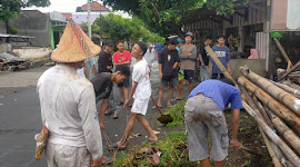 Karang Taruna Desa Wringin Bersihkan Lingkungan sambut Bulan Ramadhan 