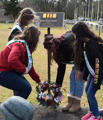 laying vietnam wreath