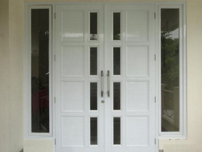 4 Desain Pintu Kupu Tarung Putih Minimalis 